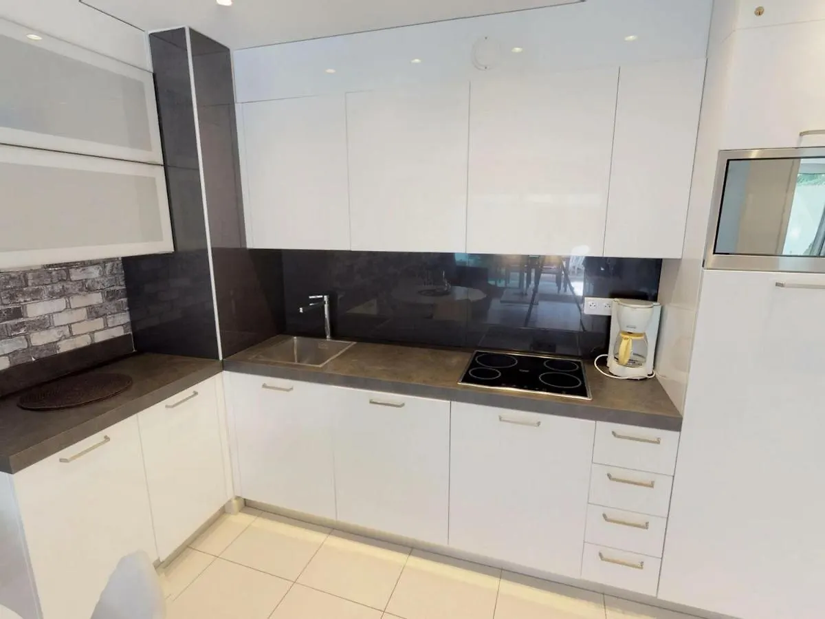 Apartment Superbe 2P Renove Avec Jardin, Piscine Et Proche Mer A Menton - Fr-1-196-164