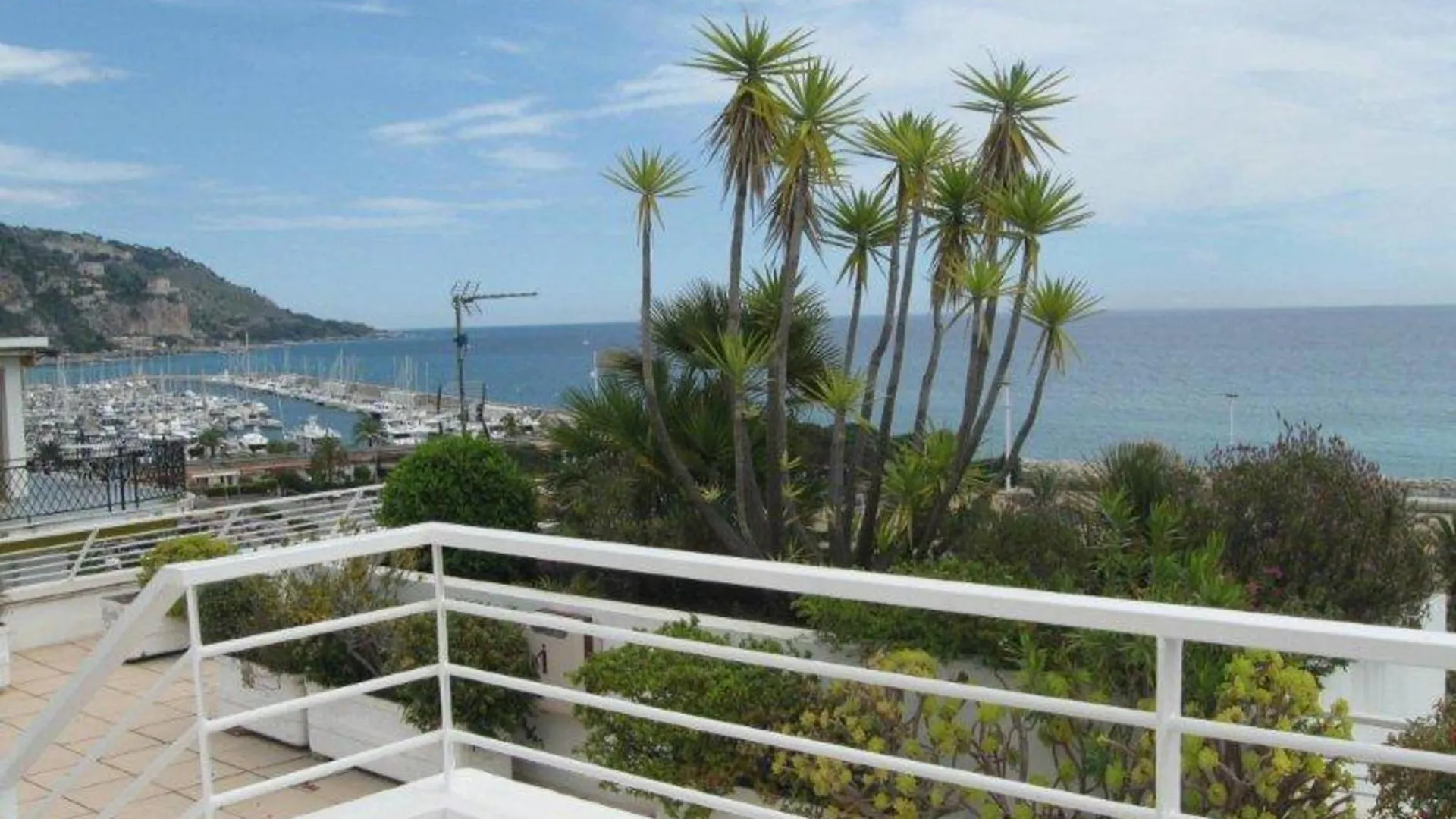 Superbe 2P Renove Avec Jardin, Piscine Et Proche Mer A Menton - Fr-1-196-164 location